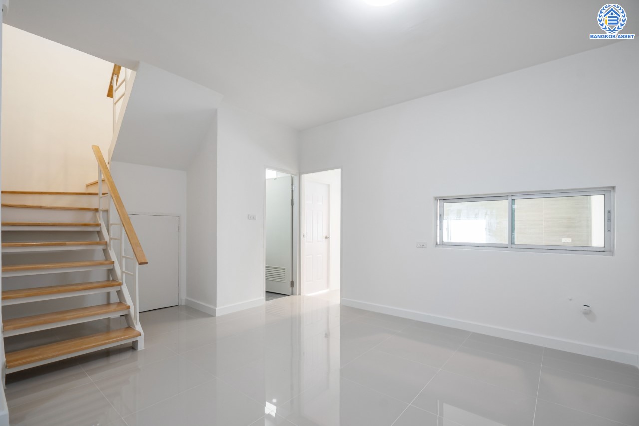 บ้านมือสองตกแต่งใหม่ ม.อารียา เดอะคัลเลอร์ เกษตร1 เนื้อที่ 21.1 ตร.ว. ฟังก์ชัน 3 ห้องนอน 2 ห้องน้ำ จอดรถได้ 1 คัน ชีวิตแสนสงบ สภาพแวดล้อมเยี่ยม เชื่อมต่อ ถ.ประเสริฐมนูกิจ, ถ.เกษตร-นวมินทร์ ใกล้ ม.เกษตร, รถไฟฟ้าสายสีเขียว "สถานีเสนานิคม" และทางด่วน "ฉลองรัช"